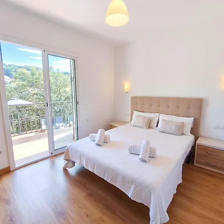 Pinzon, Gezellige Familievilla Met Groot Zwembad. Lloret de Mar