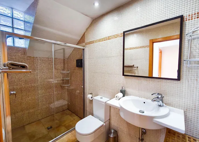 Apartamento Pinzon, Gezellige Familievilla Met Groot Zwembad.