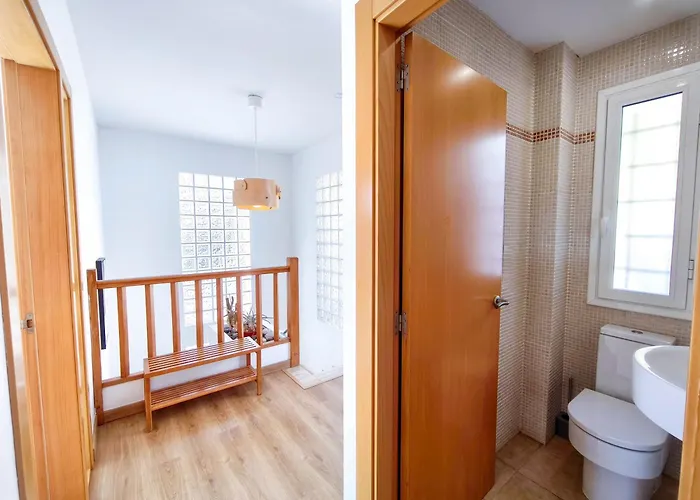 Apartamento Pinzon, Gezellige Familievilla Met Groot Zwembad.