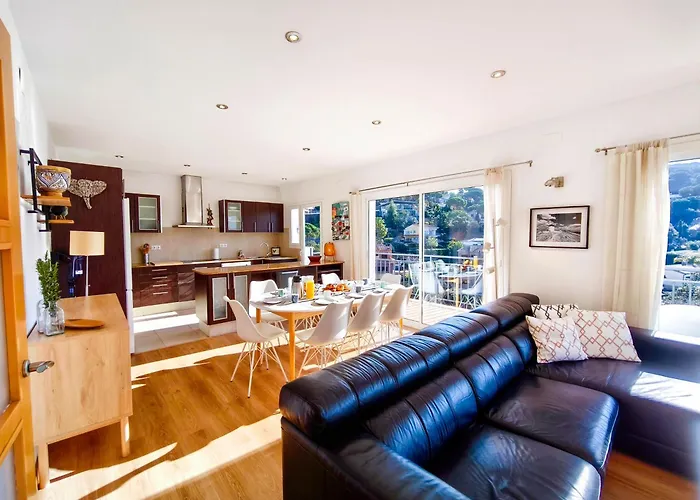 Pinzon, Gezellige Familievilla Met Groot Zwembad. Lloret de Mar