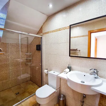 Апартаменти Pinzon, Gezellige Familievilla Met Groot Zwembad.