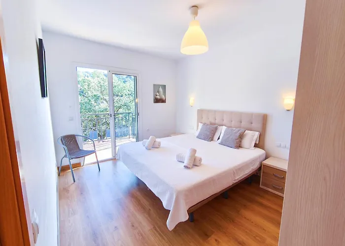 Pinzon, Gezellige Familievilla Met Groot Zwembad. Lloret de Mar